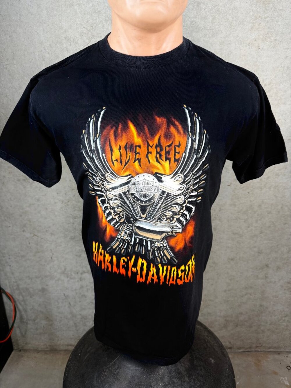 Harley Davidson T Shirt Mens XLarge Black California 1999 Eagle Engine Graphic
